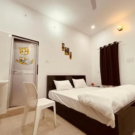 Hotel Ashoka Aashram Near Shri Ram Janmabhoomi - Prime Location With Luxury And Spacious Room - Book Now Ayodhya Exterior photo