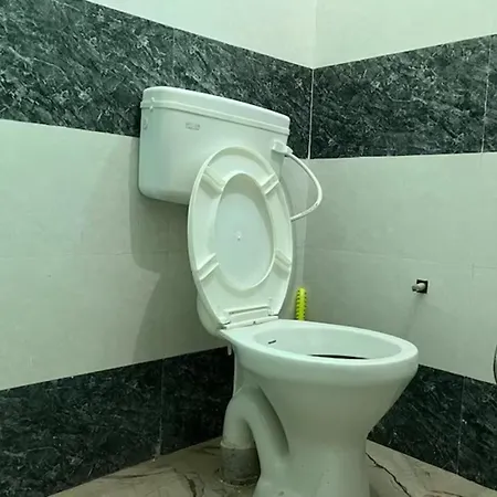 Hotel Ashoka Aashram Near Shri Ram Janmabhoomi - Prime Location With Luxury And Spacious Room - Book Now Ayodhya Exterior photo