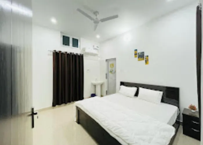 Hotel Ashoka Aashram Near Shri Ram Janmabhoomi - Prime Location With Luxury And Spacious Room - Book Now